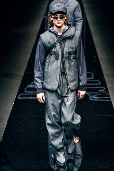 Look 48